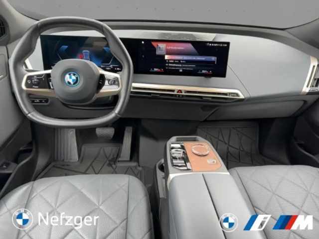 BMW iX xDrive50