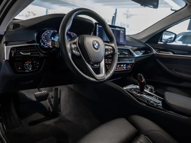 BMW 530 530i Luxury Line Touring