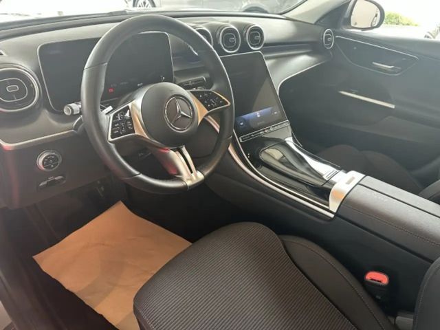 Mercedes-Benz C 180 AVANTGARDE Sedan