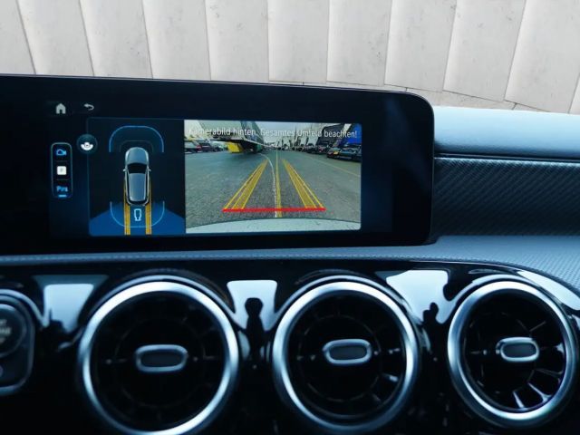 Mercedes-Benz A 180 Hatchback Progressive