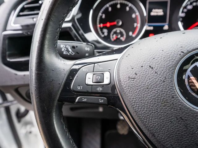 Volkswagen Touran 1.5 TSI Highline
