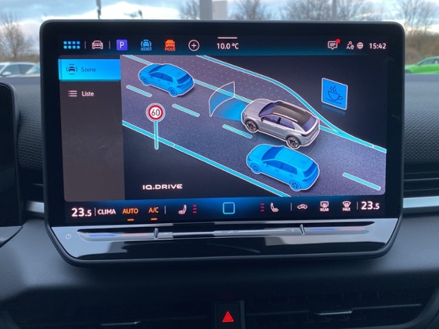 Volkswagen T-Roc 1.5 l eTSI +NEUES MODEL+MATRIX*NAVI