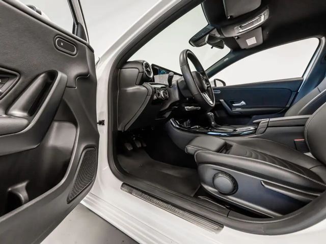 Mercedes-Benz A 180 A 180 d Style