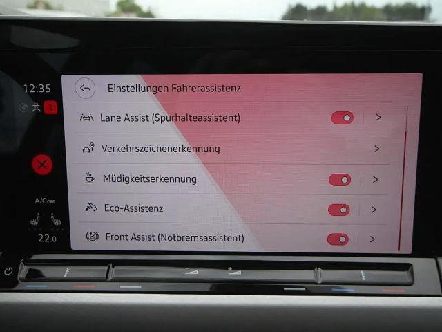 Volkswagen Golf Life