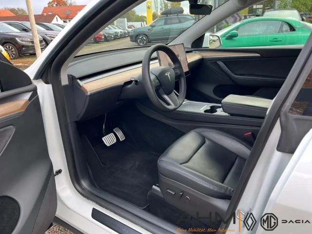 Tesla Model Y AWD Dual Motor Performance