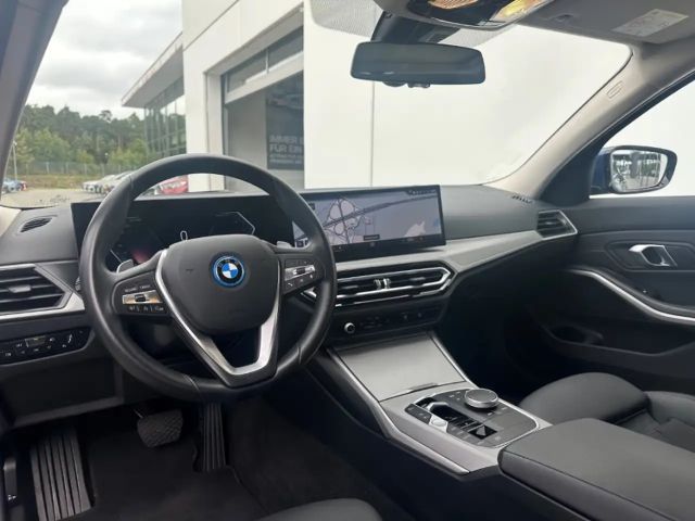 BMW 330 330e Touring