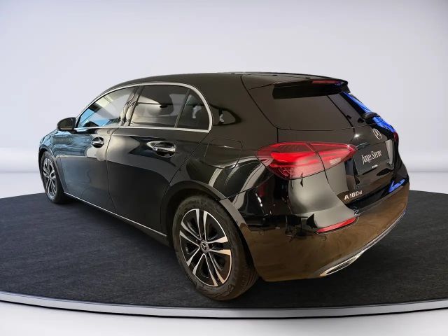 Mercedes-Benz A 180 A 180 d