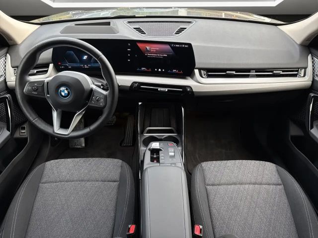 BMW iX2 xDrive30