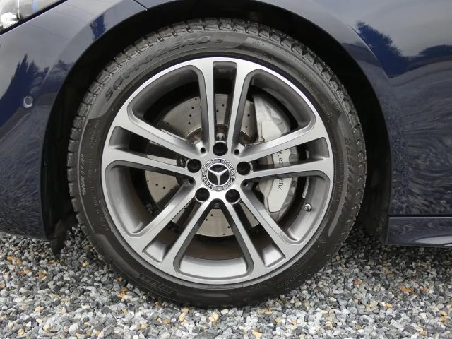 Mercedes-Benz C 200 AMG Line C 200 d Sedan