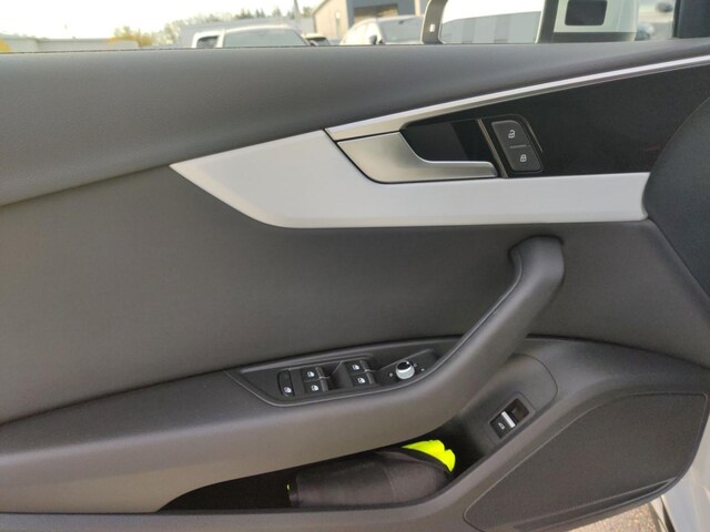 Audi A4 35 TFSI S-Line S-Tronic Sedan