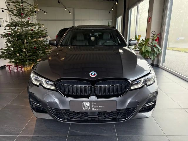 BMW 330 330e M-Sport xDrive