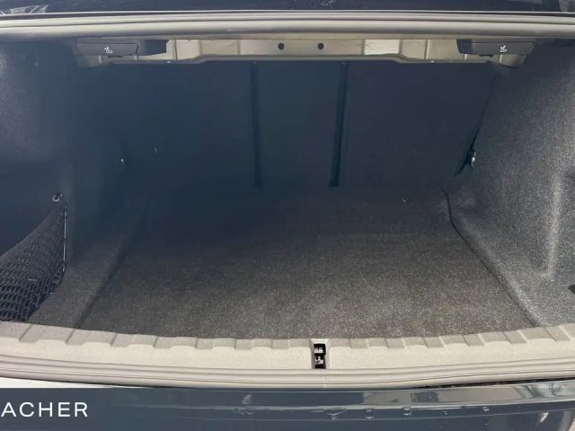 BMW 320 320i M-Sport Sedan xDrive