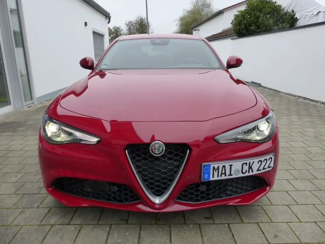Alfa Romeo Giulia AT8 JTDm Lusso TI