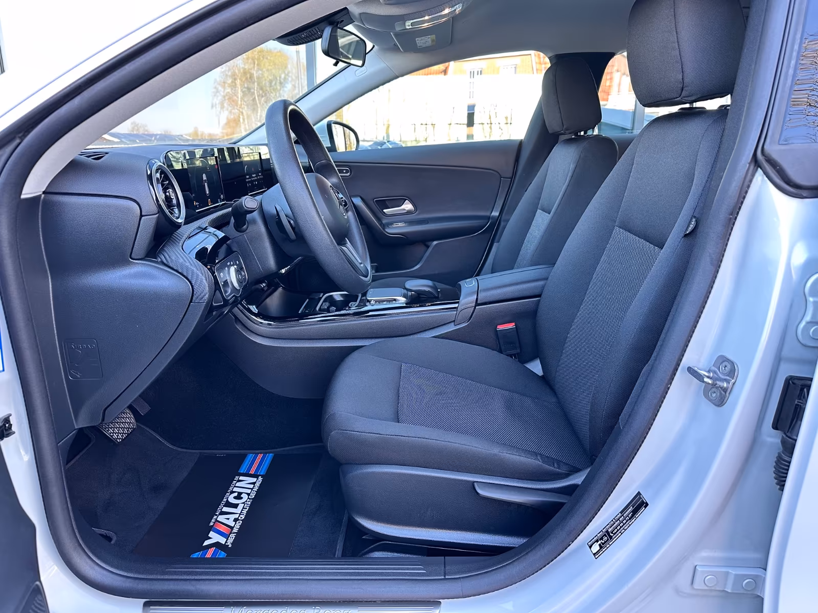 Mercedes-Benz CLA 200 Aut. 1.H/NAV/R-CAM/AHK/LM