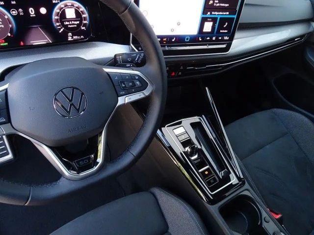 Volkswagen Golf 1.5 eTSI DSG