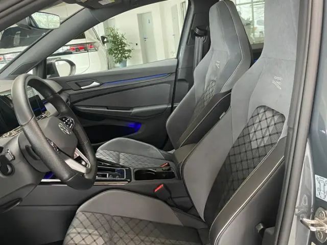 Volkswagen Golf 1.5 eTSI R-Line Style