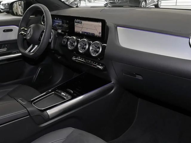 Mercedes-Benz GLA 200 AMG Line