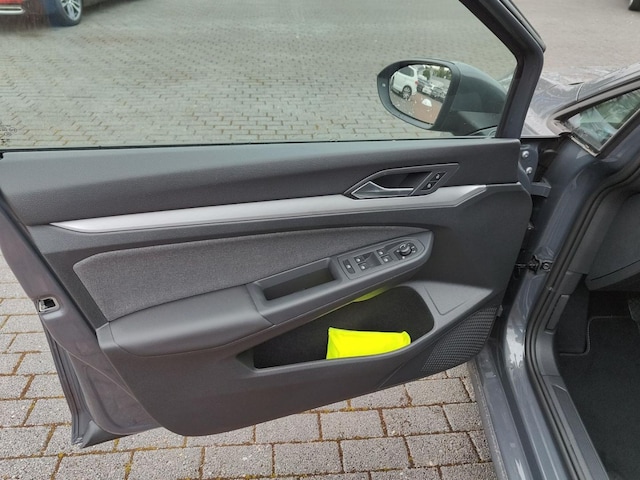 Volkswagen Golf Life Variant