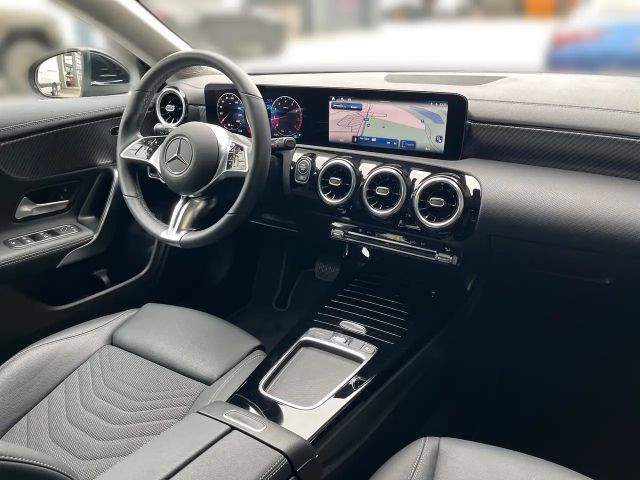 Mercedes-Benz CLA 180 Progressive