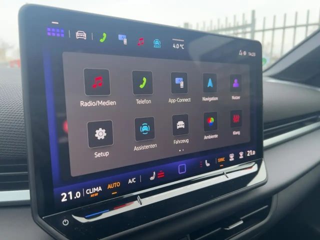 Volkswagen T-Roc 1.5 eTSI DSG R-Line