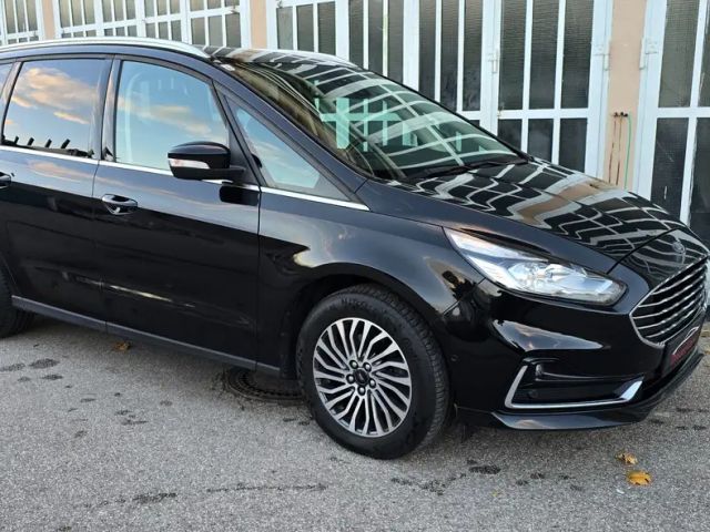 Ford Galaxy Titanium