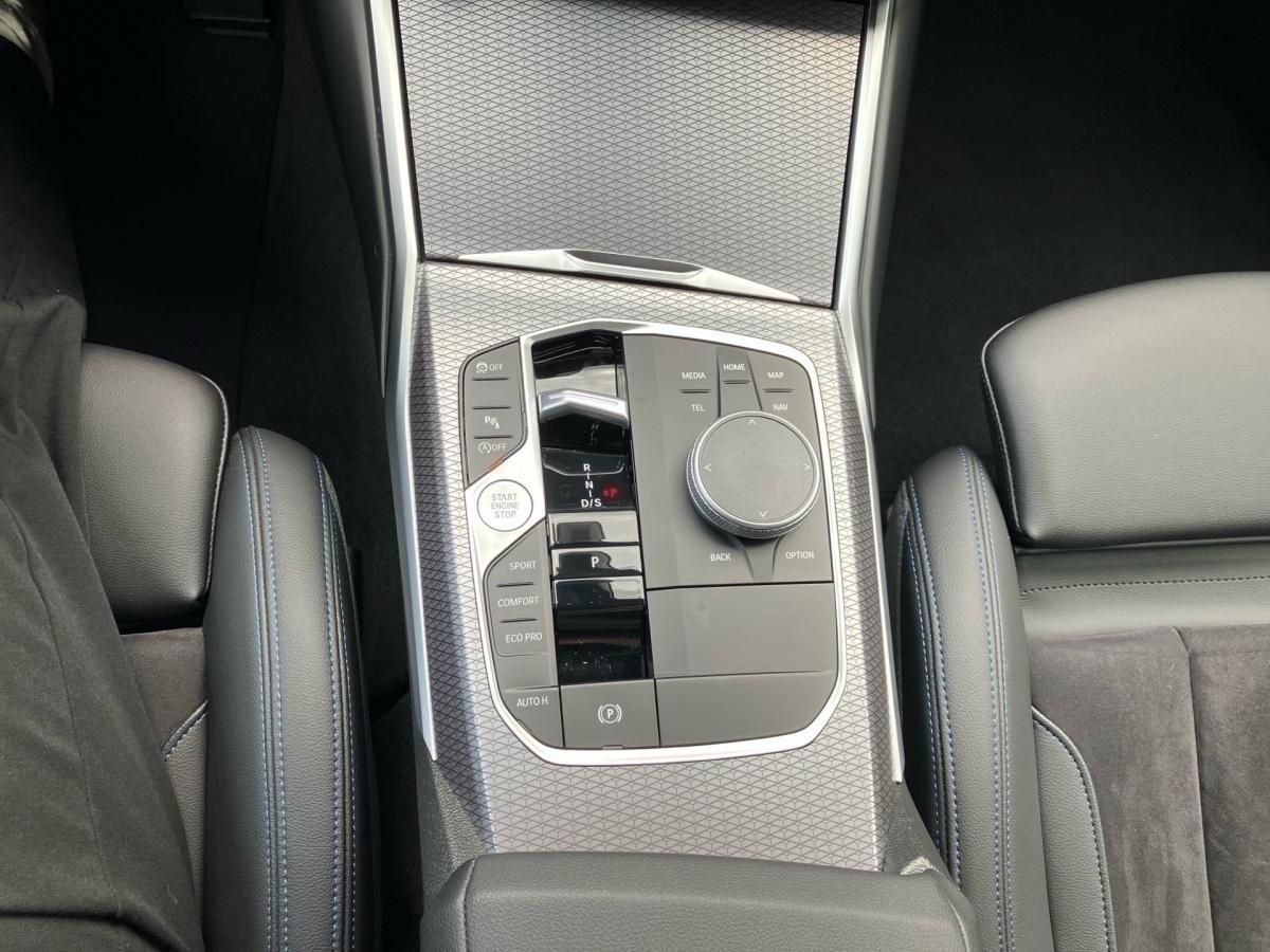 BMW 330 330i Sedan xDrive