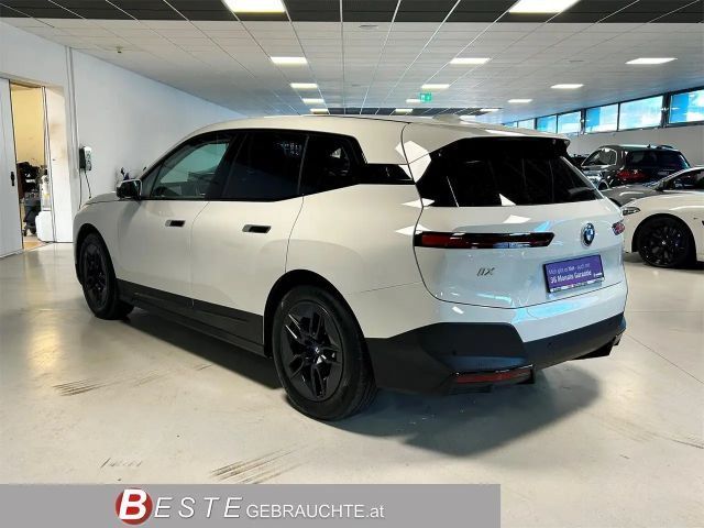 BMW iX xDrive50