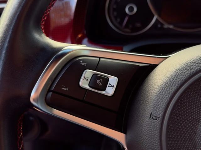 Volkswagen up! 1.0 TSI GTI