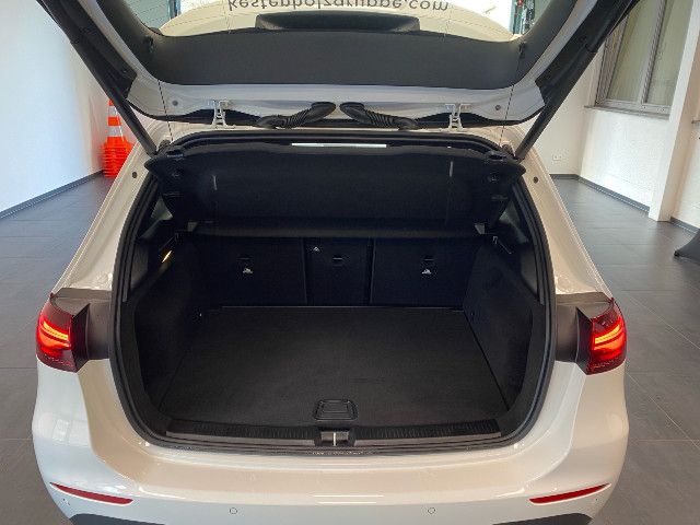 Mercedes-Benz B 180 Sedan