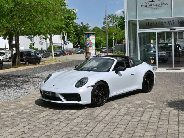 Porsche 992 4 Cabrio GTS Targa