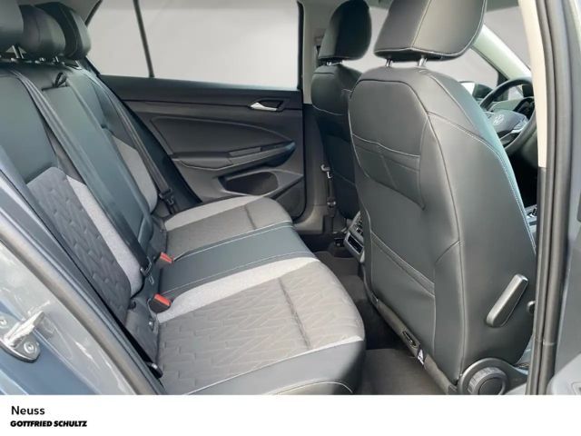 Volkswagen Golf 1.5 eTSI DSG