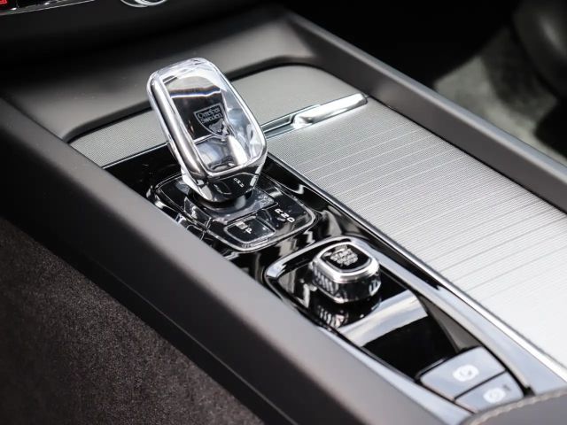 Volvo XC60 Dark Plus