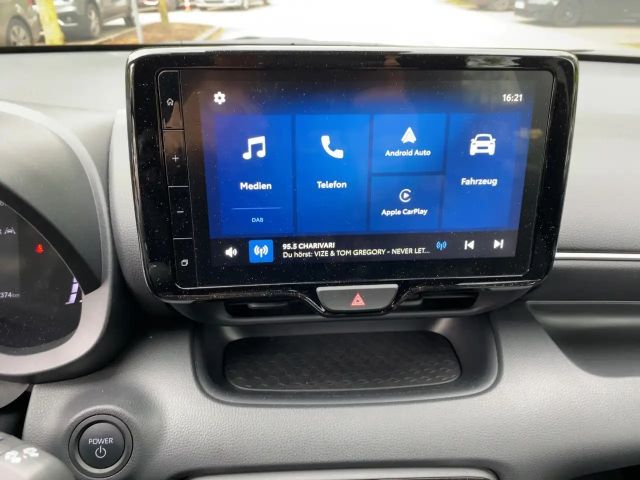 Toyota Yaris 1.5 HSD 116 PS B&W **Sondermodell**