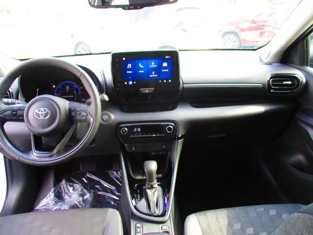 Toyota Yaris 1.5 Teamplayer ACC+LED+SHZ+Fernlichtass.