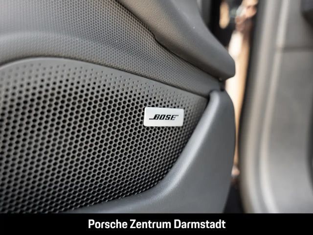 Porsche Taycan BOSE Luftfederung Panorama InnoDrive LED