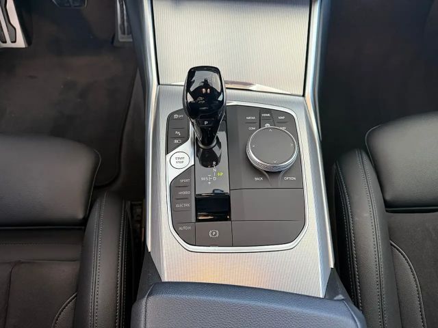 BMW 330 330e Touring