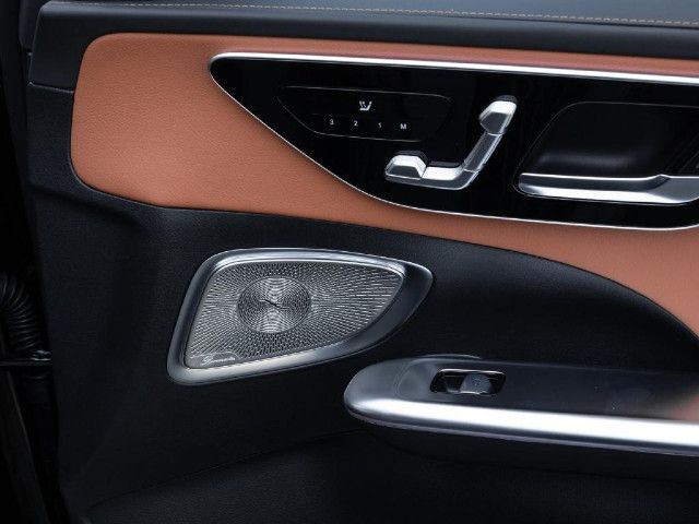 Mercedes-Benz C 200 AMG Line Sedan