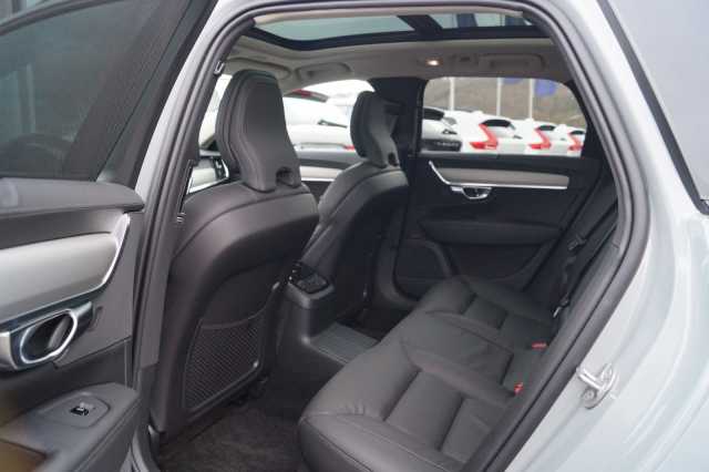 Volvo V90 AWD Dark Plus T6