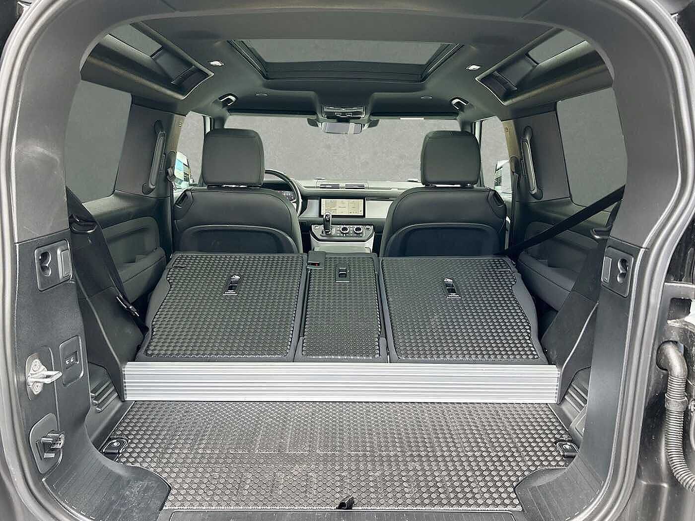 Land Rover Defender 90 SE