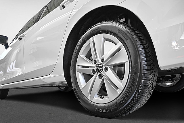 Volkswagen Golf Life Variant