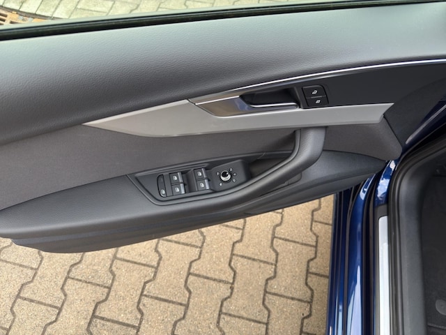 Audi A4 35 TFSI Avant S-Tronic