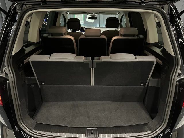 Volkswagen Touran 1.5 TSI DSG Family