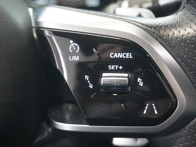Jaguar E-Pace AWD P300e R-Dynamic SE