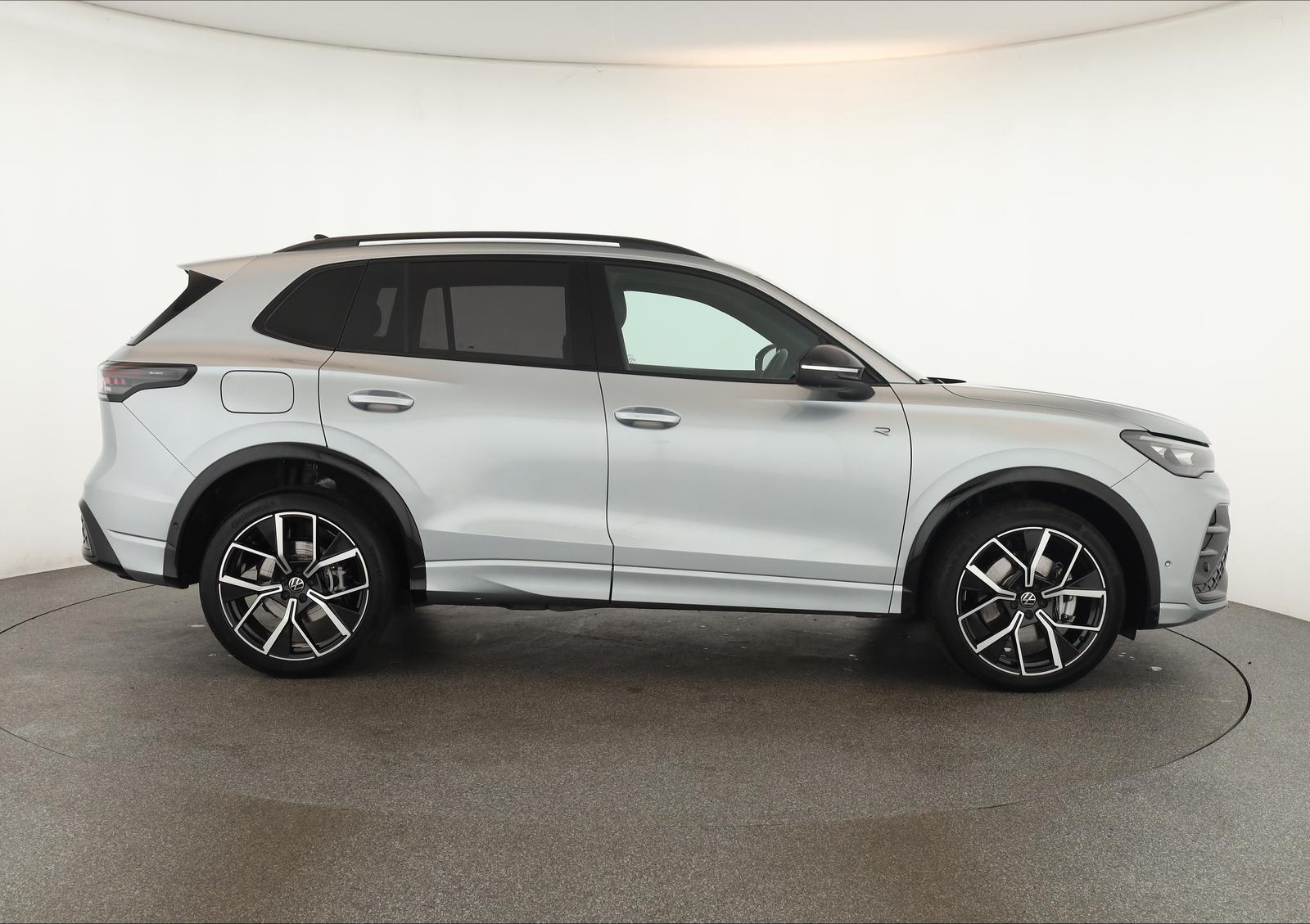 Volkswagen Tiguan 2.0 TSI DSG IQ.Drive R-Line