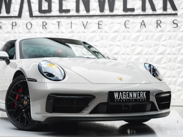 Porsche 992 4 Cabrio GTS Targa