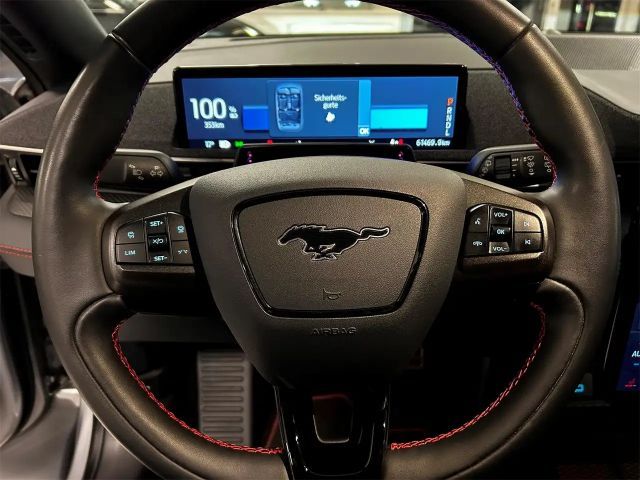 Ford Mustang Mach-E AWD Standard range