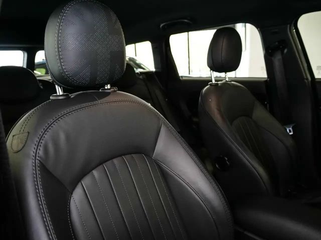 MINI Cooper Clubman Cooper Younique Trim Aut Nav LED RFK+PDC Komfzg