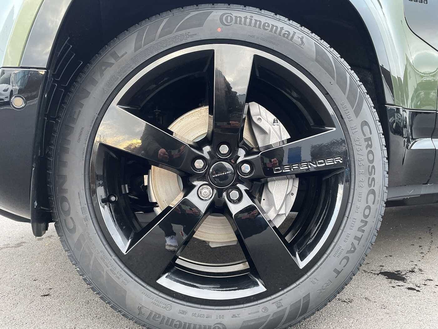 Land Rover Defender 110