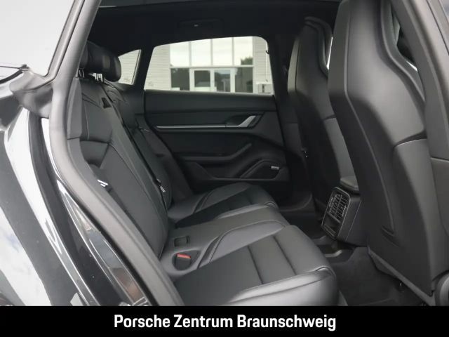 Porsche Taycan 4 Cross Turismo