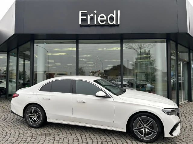 Mercedes-Benz E 220 AMG Line E 220 d Sedan